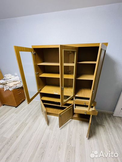 Шкаф сервант СССР 125х173х43