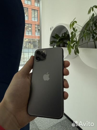 iPhone 11 Pro, 64 ГБ