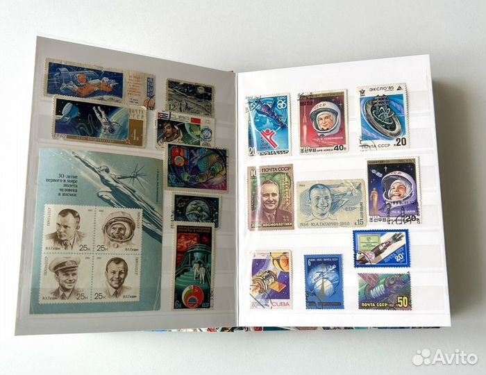 Альбом с марками разных стран мира