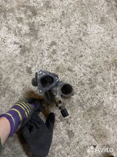 Корпус термостата Mitsubishi Lancer 9