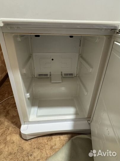 Холодильник indesit на запчасти