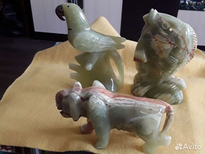 Фигурки из оникса