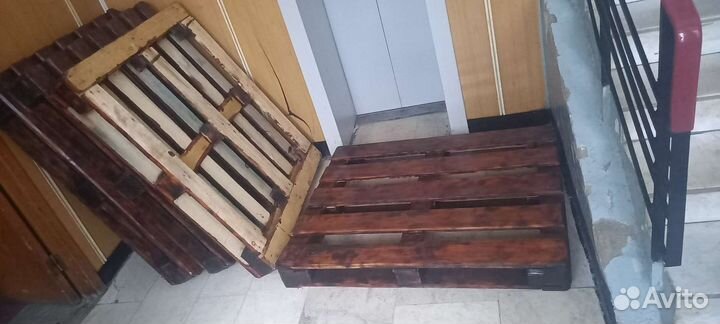 Поддоны деревянные для витрины