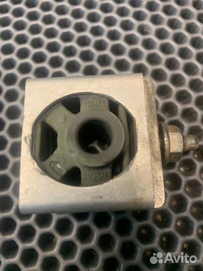 Крепление глушителя Bmw X7 G07 M-pack B57D30 2020