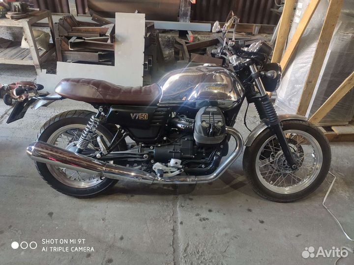 Moto Guzzi v7 aniversario