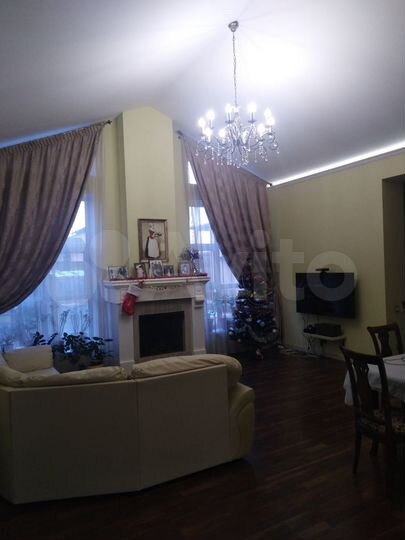 Дом 170,3 м² на участке 8 сот.