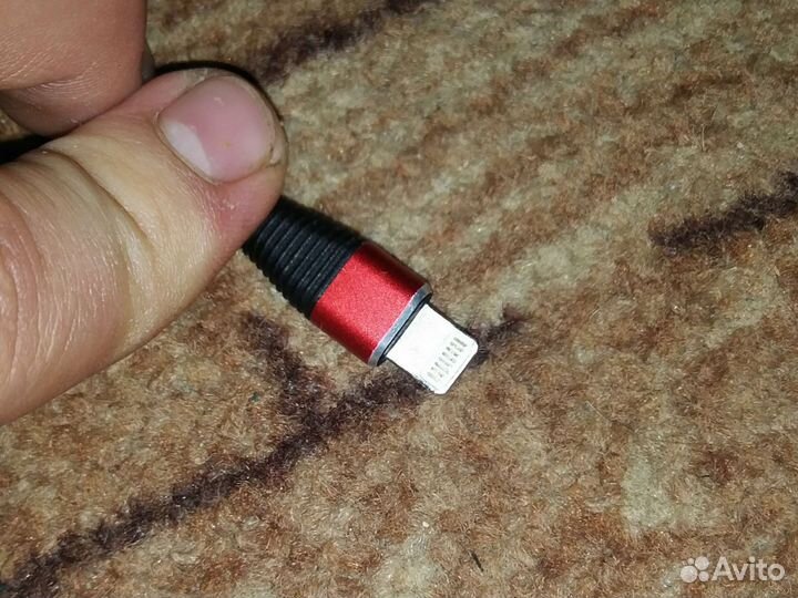 Шнур на iPhone 1 метр плюс минус.Оригинал