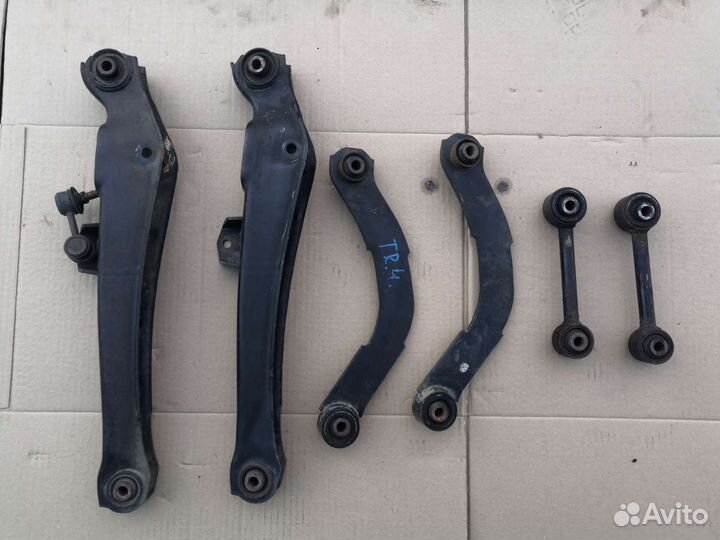 Задние рычаги Mitsubishi Airtrek /Airtrek Turbo