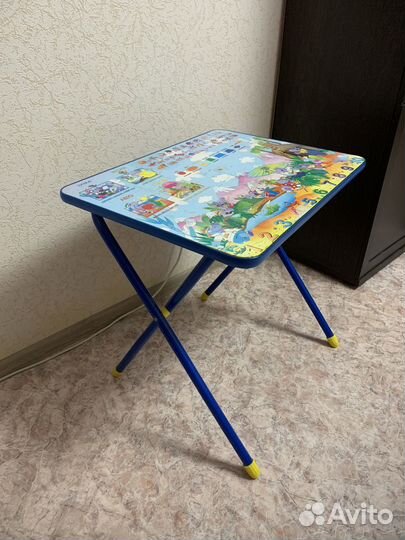 Стол детский письменный складной