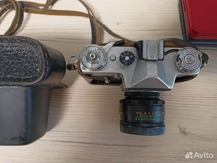 Пленочный фотоаппарат зенит