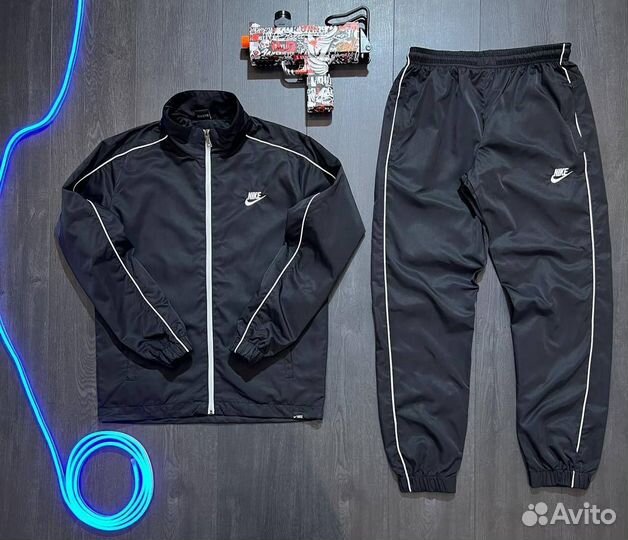 Спртивный костбм Nike
