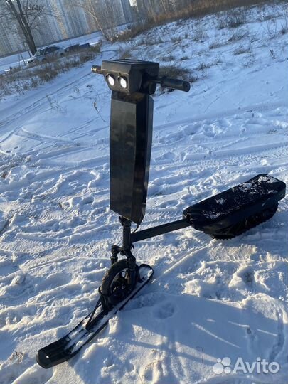 Электрсамокат зимний с гусеницей SnowScooter