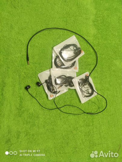 Наушники с микрофоном