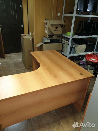 Угловой офисный стол 120*130*76см бу