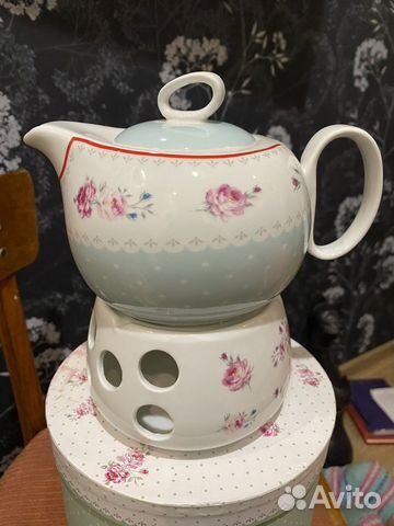 Фарфоровый чайник