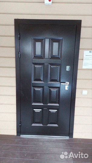 Дверь входная пластиковая