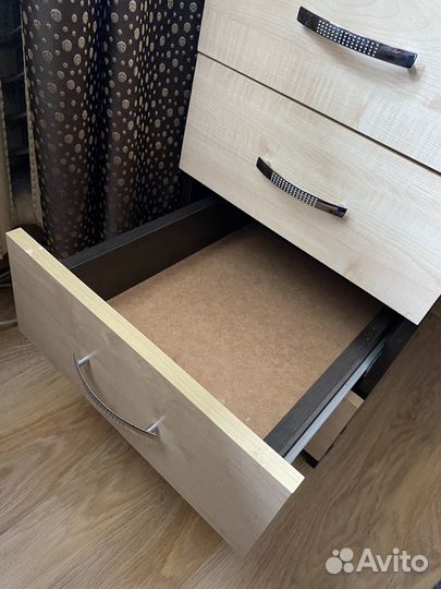 Письменный стол