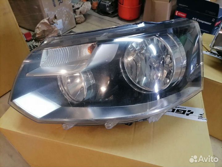 Фары головного света VW T5