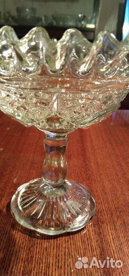 Антикварная ваза-конфетница на ножке