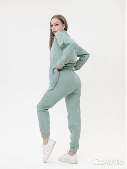 Костюм женский вельветовый