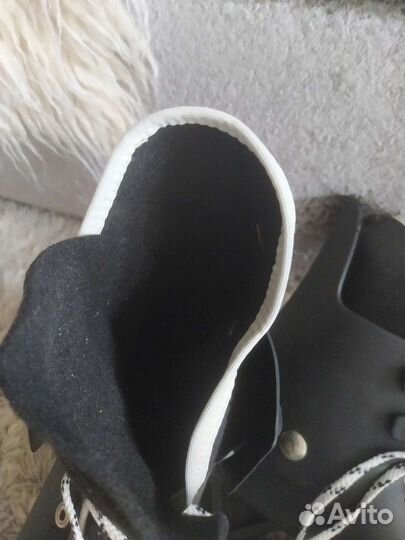 Коньки хоккейные