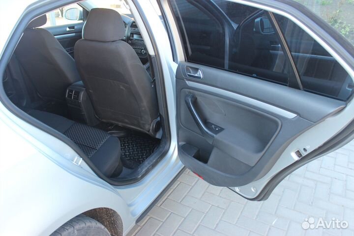 Volkswagen Jetta 1.6 МТ, 2010, 210 000 км