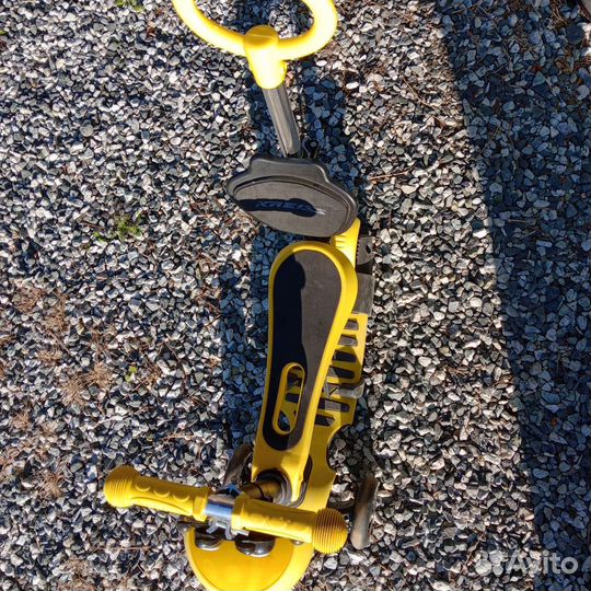 Самокат с родительской ручкой