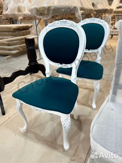 Столы и стулья