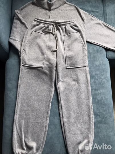 Новый костюм 44-46