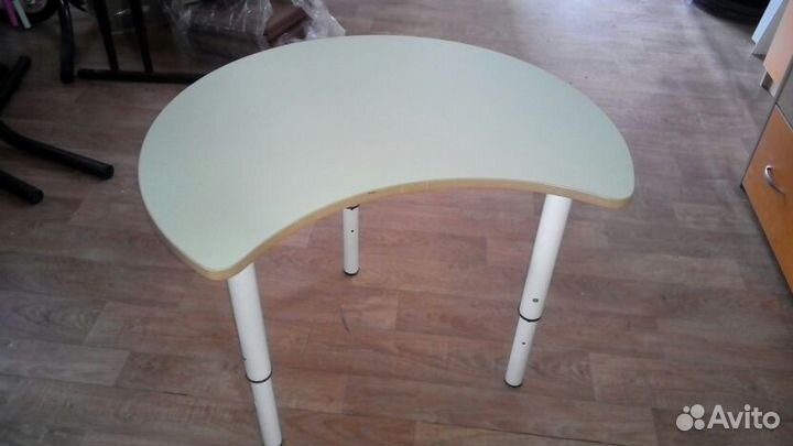 Стол детский регулируемый по высоте