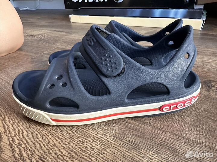 Сандалии crocs J1