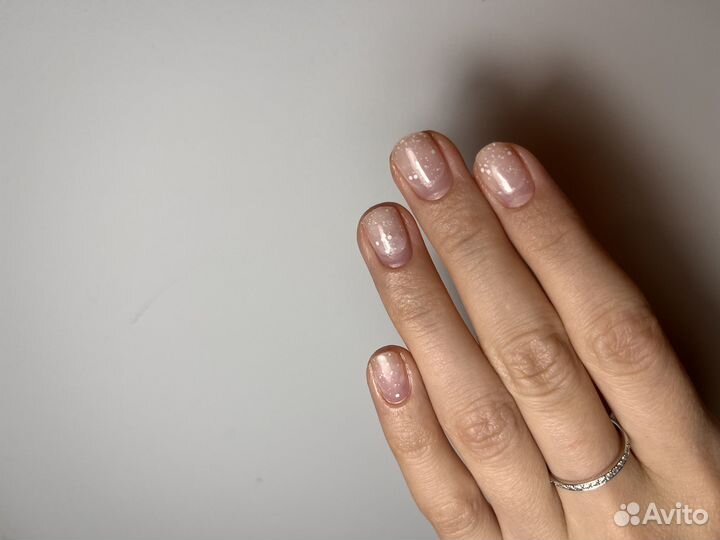 Модель на маникюр