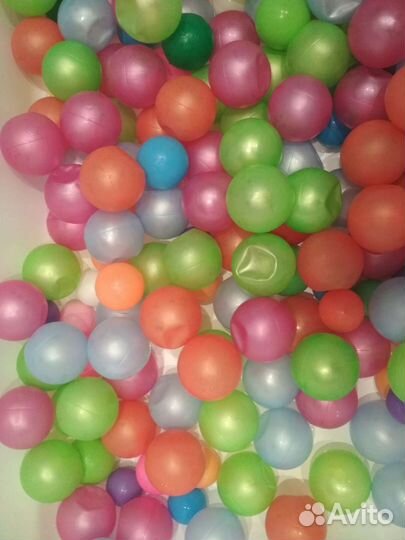 Сухой бассейн с шариками