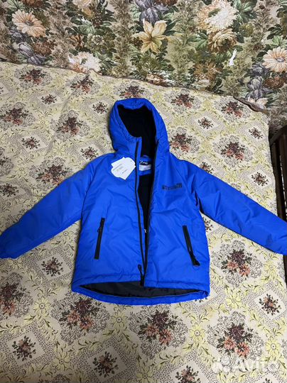 Куртка новая на мальчика 134-140
