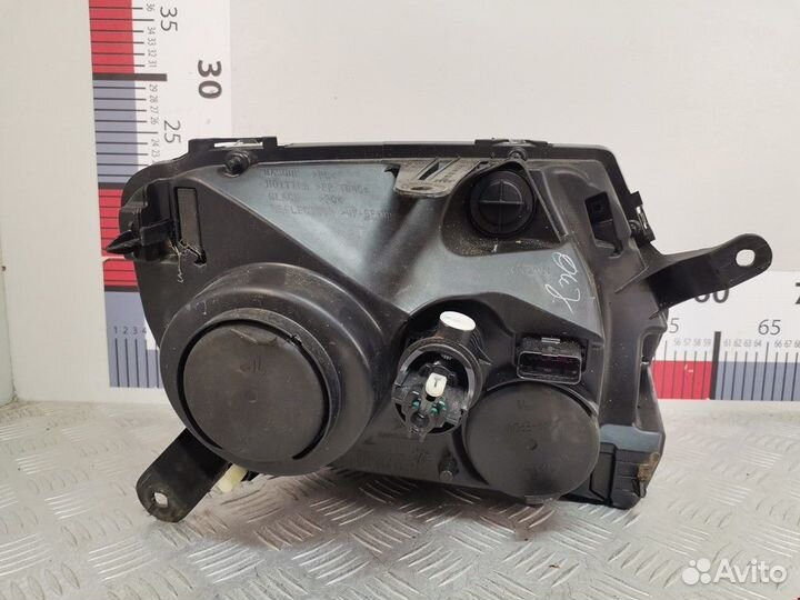 Фара левая Dacia Duster 2013 1305236683