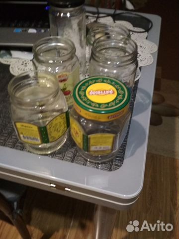 Банки стеклянные мелкие, много