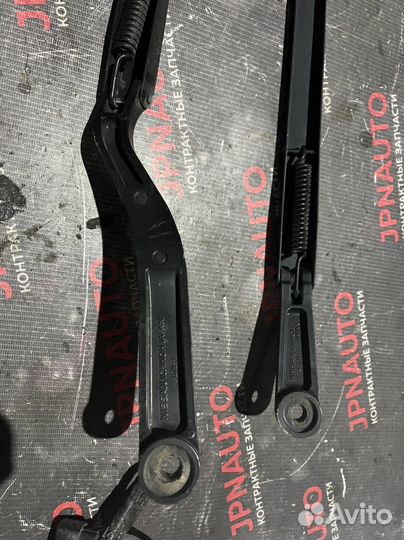 Поводок дворника Nissan Murano Z50