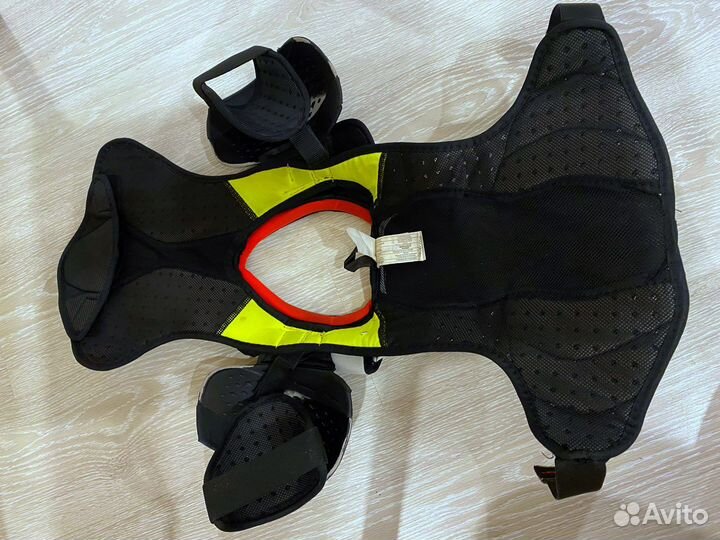 Нагрудник хоккейный bauer(юниорский)