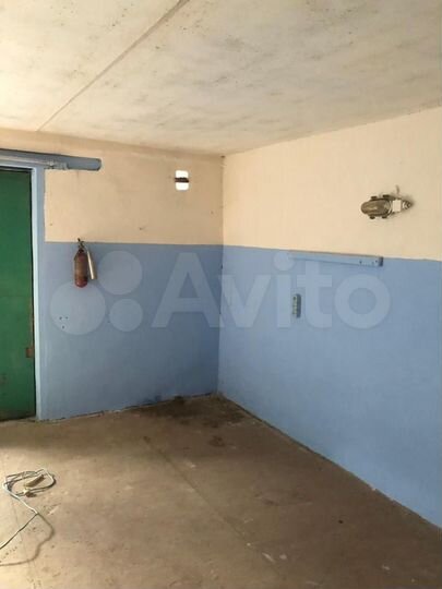 Гараж, > 30 м²