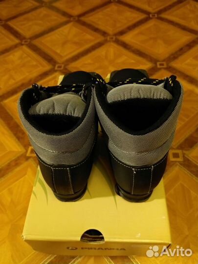 Лыжные ботинки новые