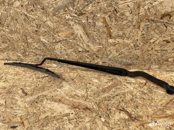 Поводок стеклоочистителя Maserati Quattroporte 5