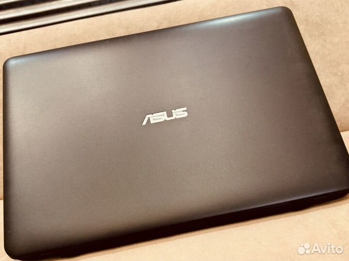 Ноутбук Asus 17