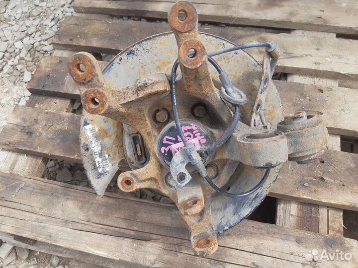 Кулак задний правый Kia Optima