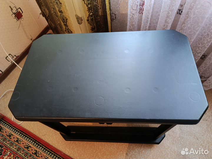 Тумба под радиоаппаратуру