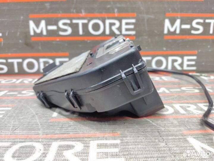 Замок двери задний левый Mercedes-Benz E-Class