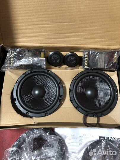 Передние динамики