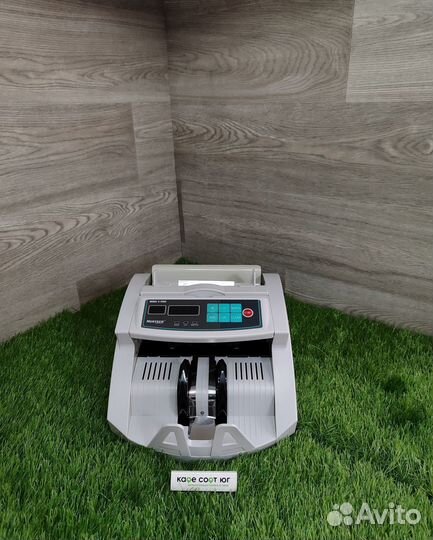 Мультивалютный счетчик банкнот mertech C-3000, бел