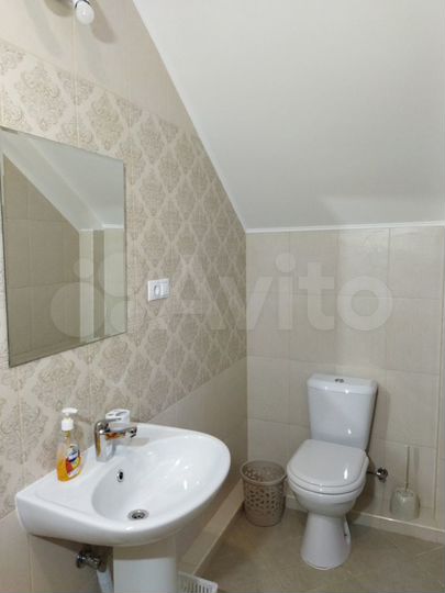 Комната 15 м² в 4-к., 2/2 эт.