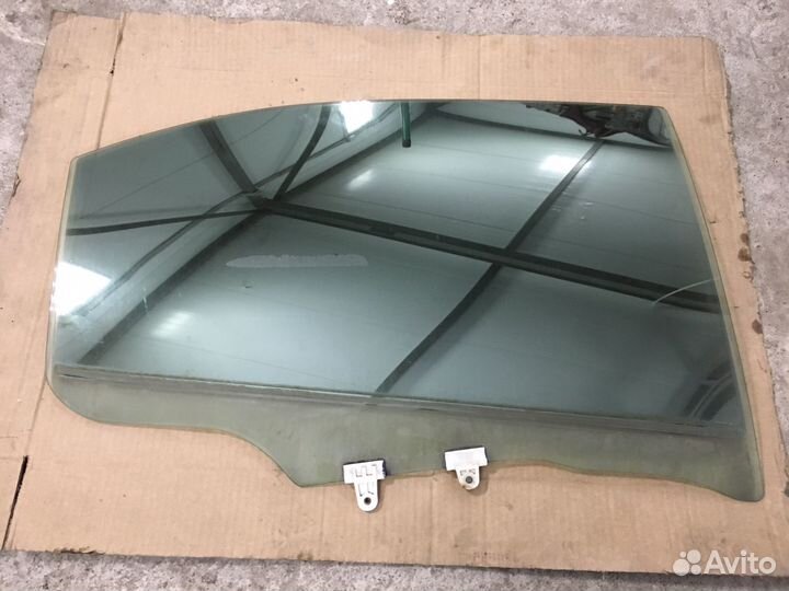 Стекло задней двери Nissan Maxima A33 (4602)