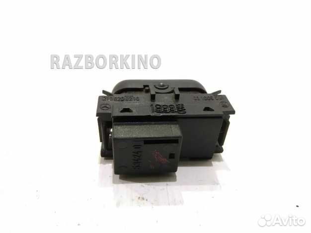 Кнопка стеклоподъемника A2108208210